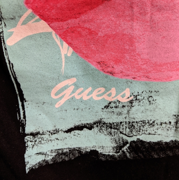💋100%cotton Guess Top💋 - Picture 3 of 4